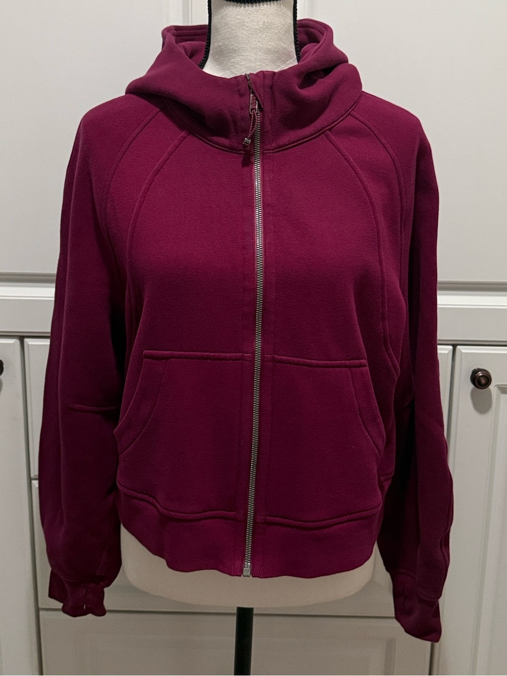 *New Lululemon Scuba full zip cropped hoodie sz M/L in Raspberry - Picture 6 of 13